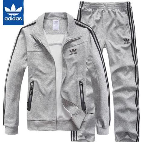 cheap wholesale adidas tracksuits.